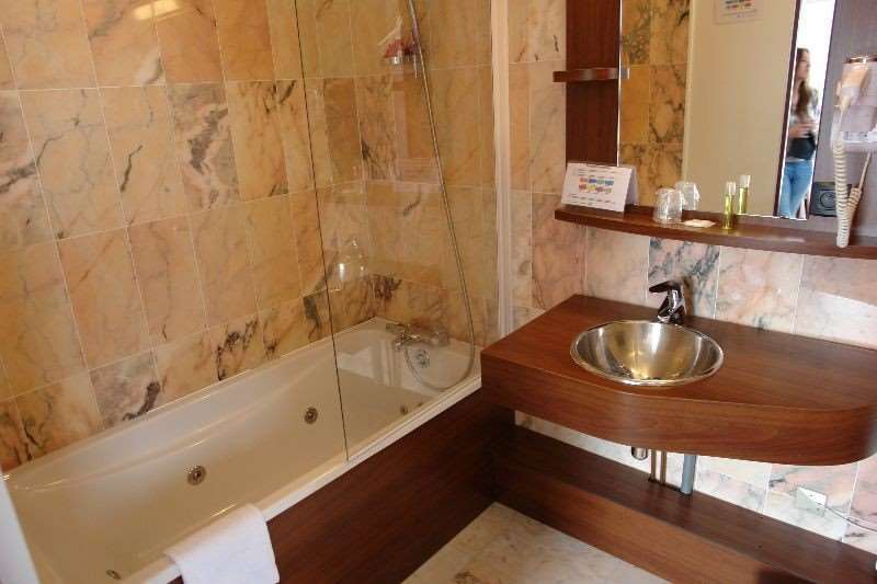 Brit Le Castel Hotel 3*